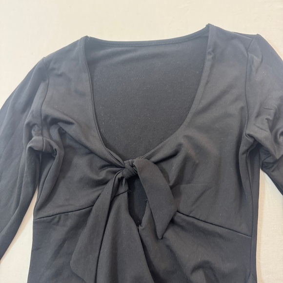 Elegant Black Long Sleeve Dress with Bow Accent - Picture 4 of 4